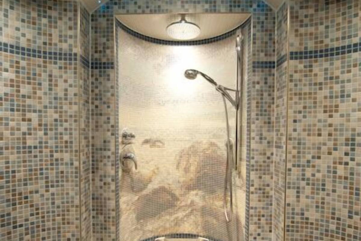 sauna, steam room, body treatments, hot stone massages, thai massages