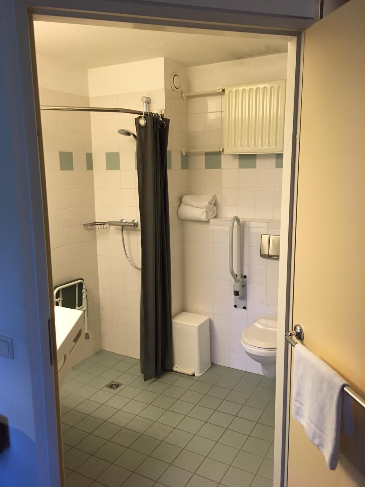 comfort double or twin room, accessible | bathroom | shower, free toiletries, hair dryer, towels