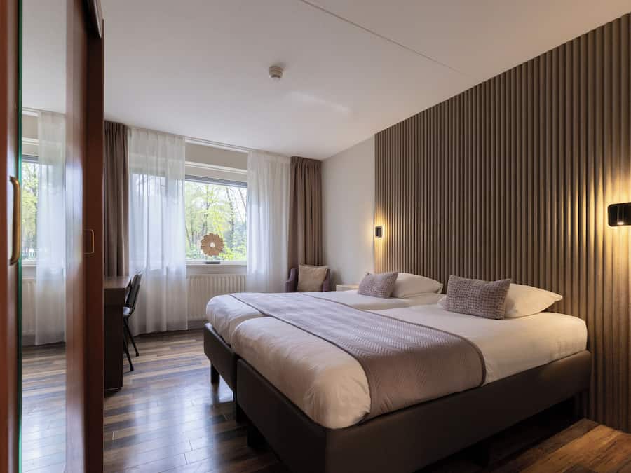 Comfort Twin Room | In-room safe, desk, cribs/infant beds, free WiFi