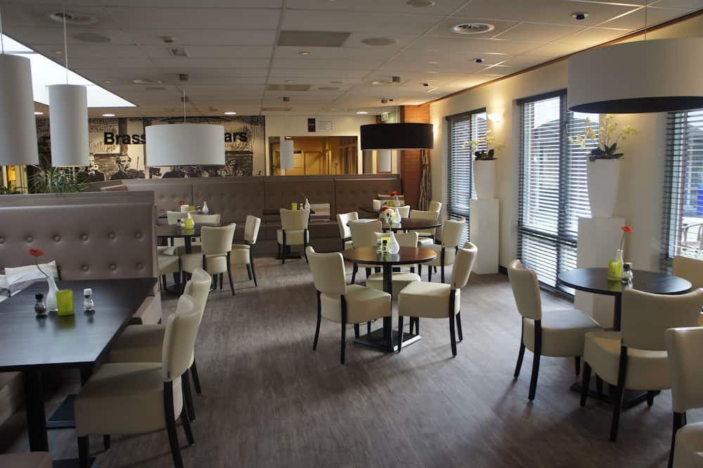 50/50 Hotel Belmont