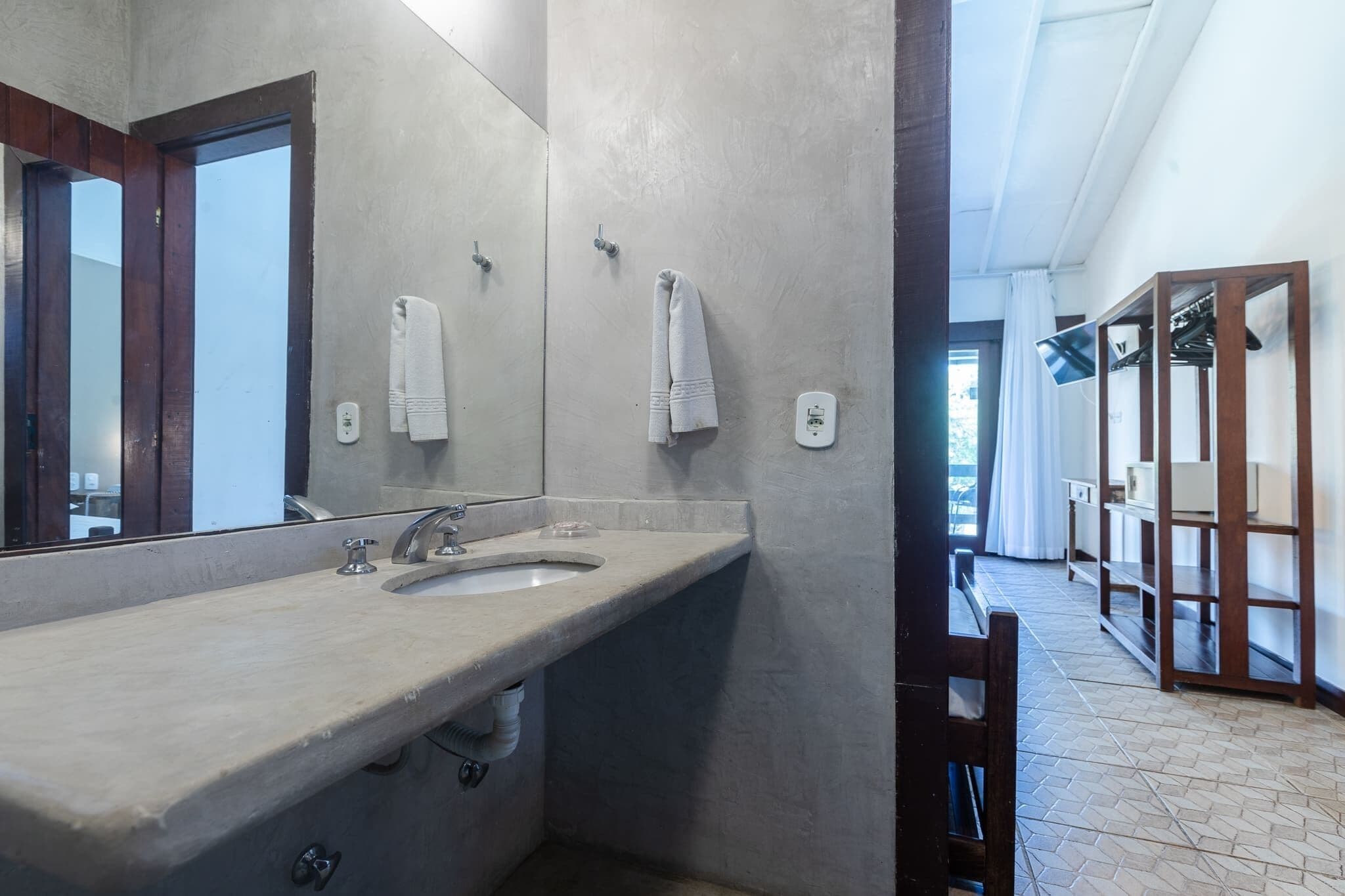 standard room | bathroom | shower, free toiletries, hair dryer, towels