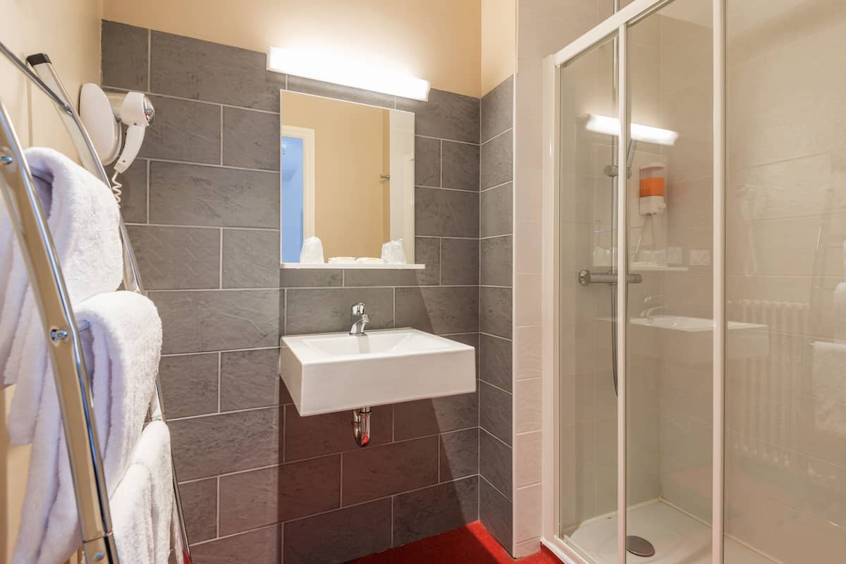 shower, rainfall showerhead, free toiletries, hair dryer