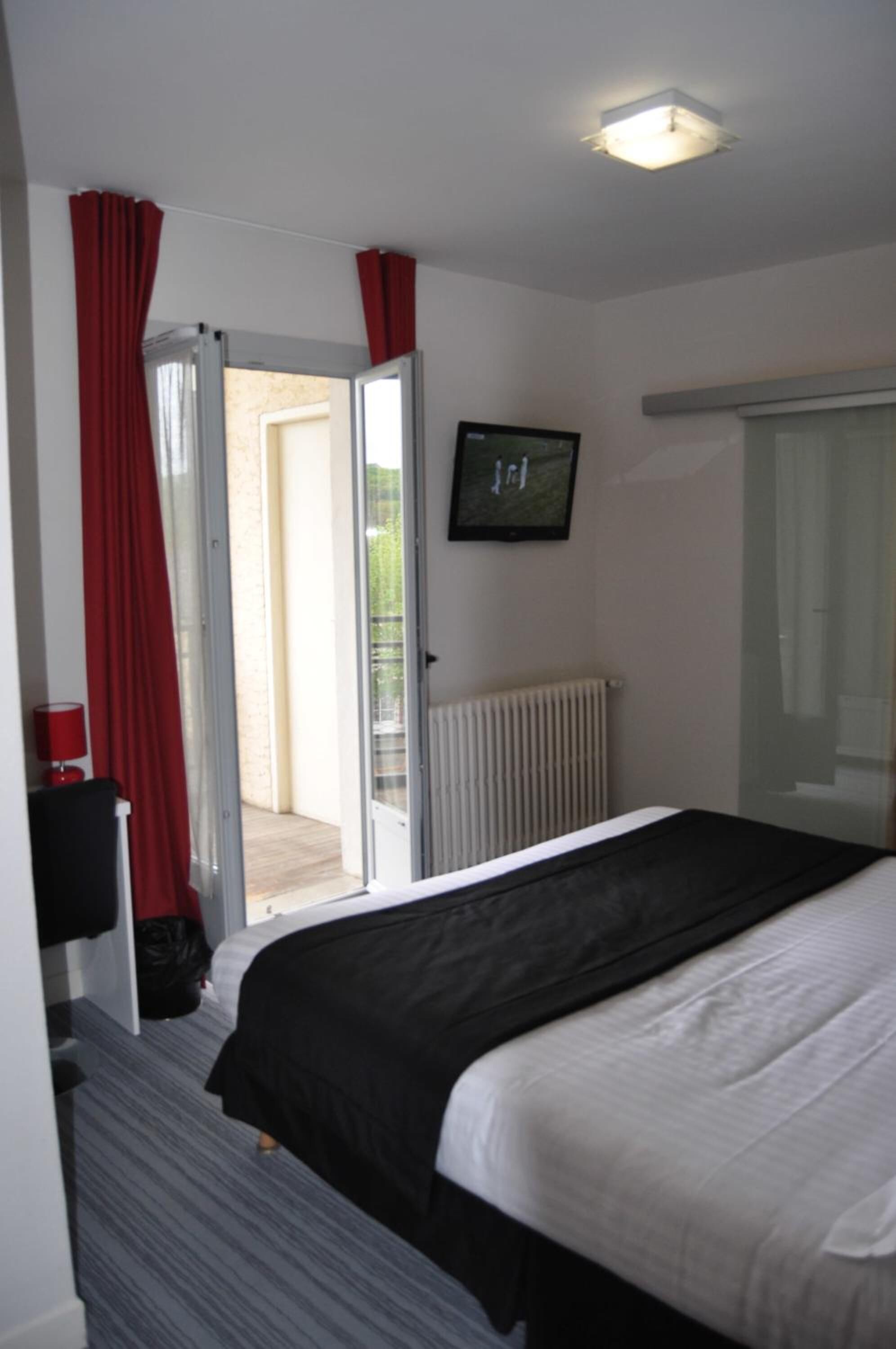 minibar, in-room safe, desk, blackout curtains