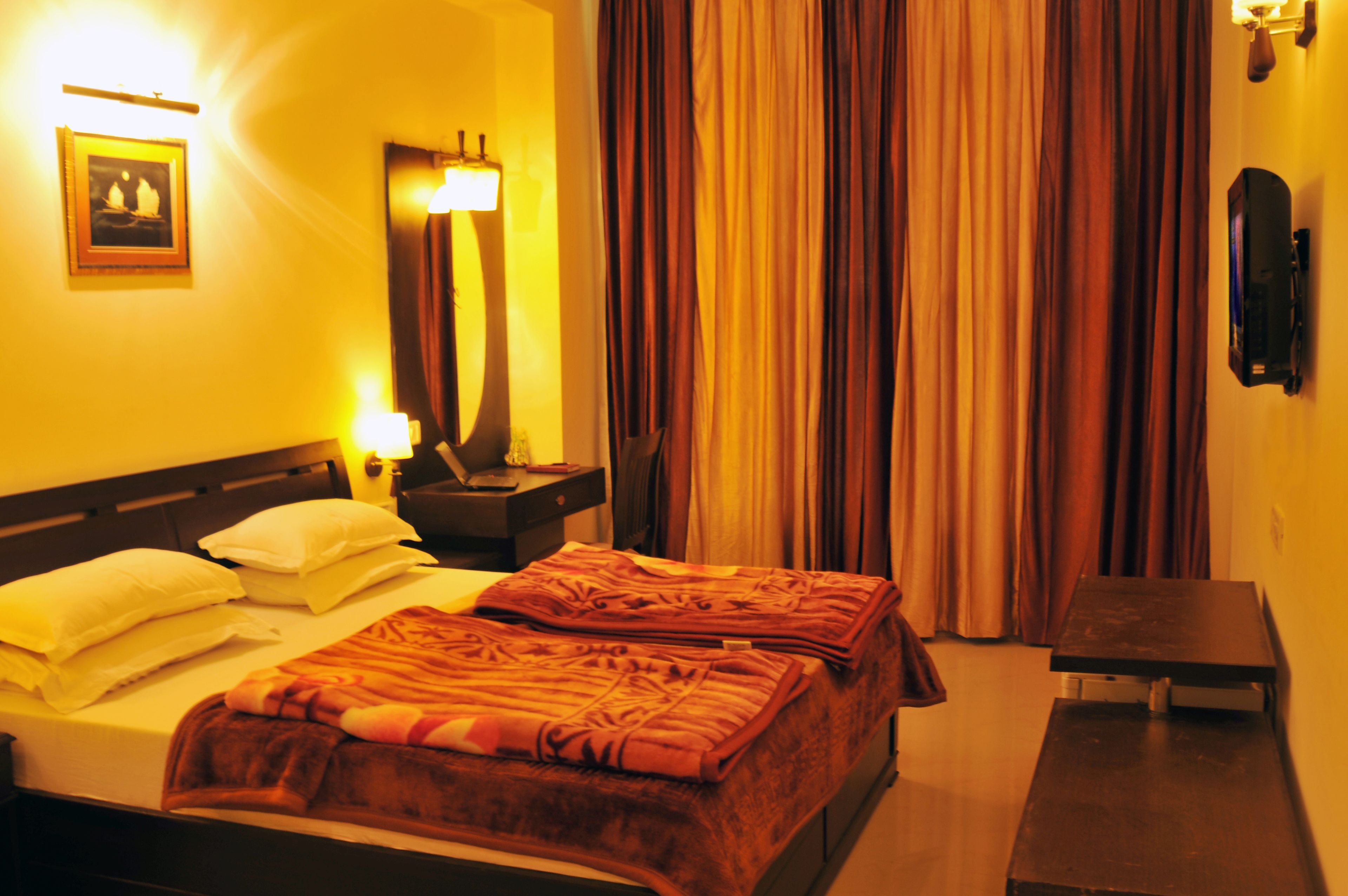 luxury room | egyptian cotton sheets, premium bedding, pillow-top beds, minibar