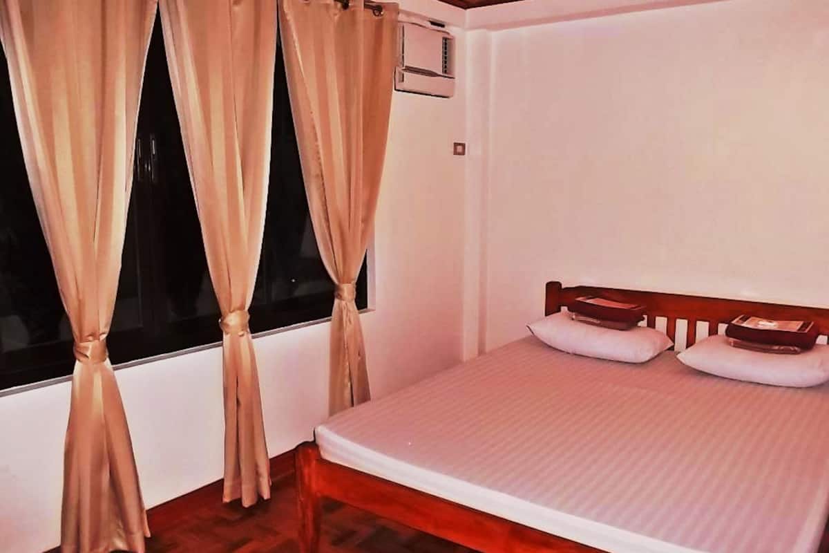 Habitación estándar, 1 cama doble | Decoración individual, mobiliario individual, sistema de insonorización