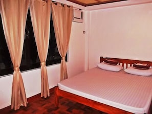 Standard Room, 1 Double Bed | Individually decorated, individually furnished, soundproofing, free WiFi