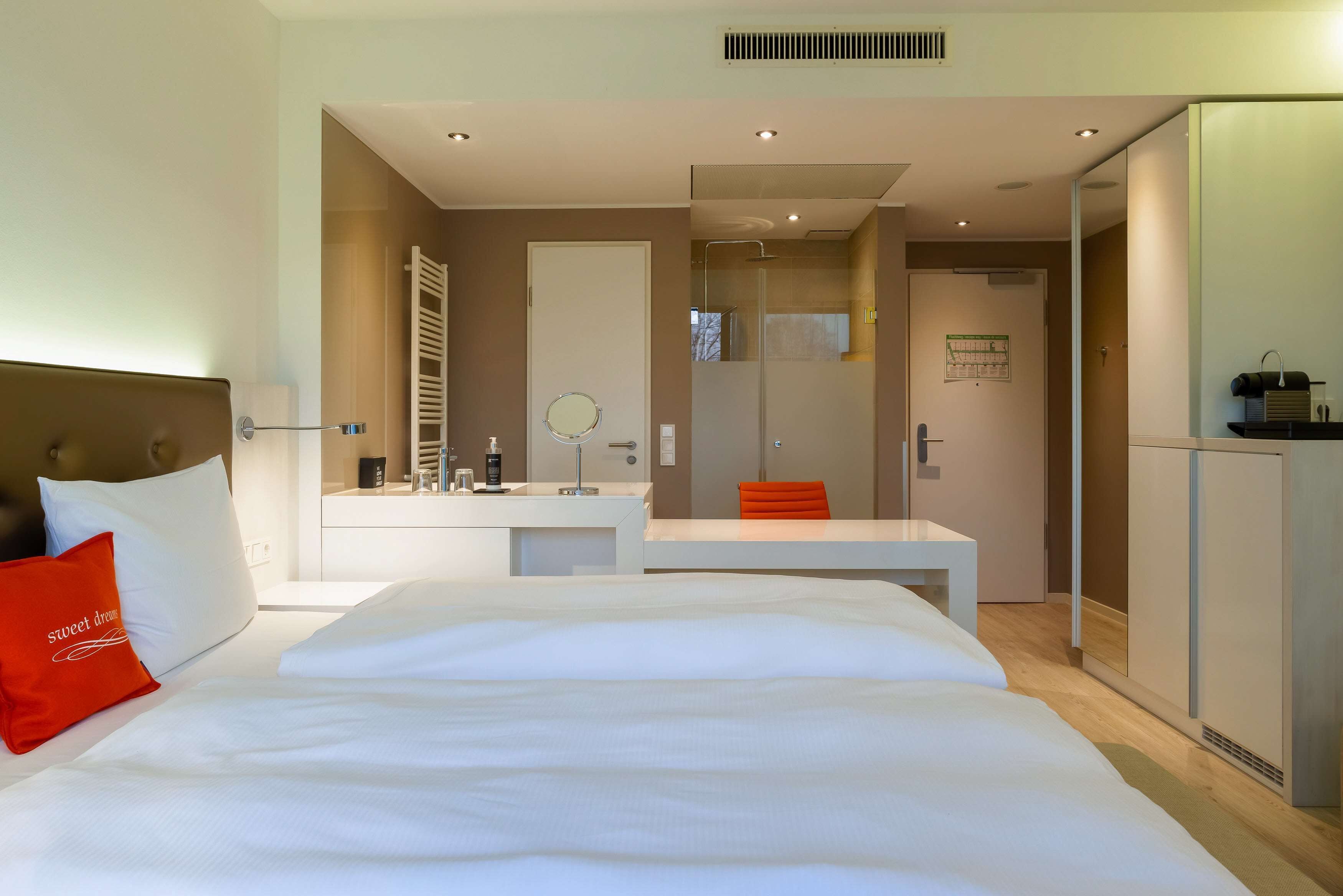 superior room | minibar, in-room safe, desk, laptop workspace