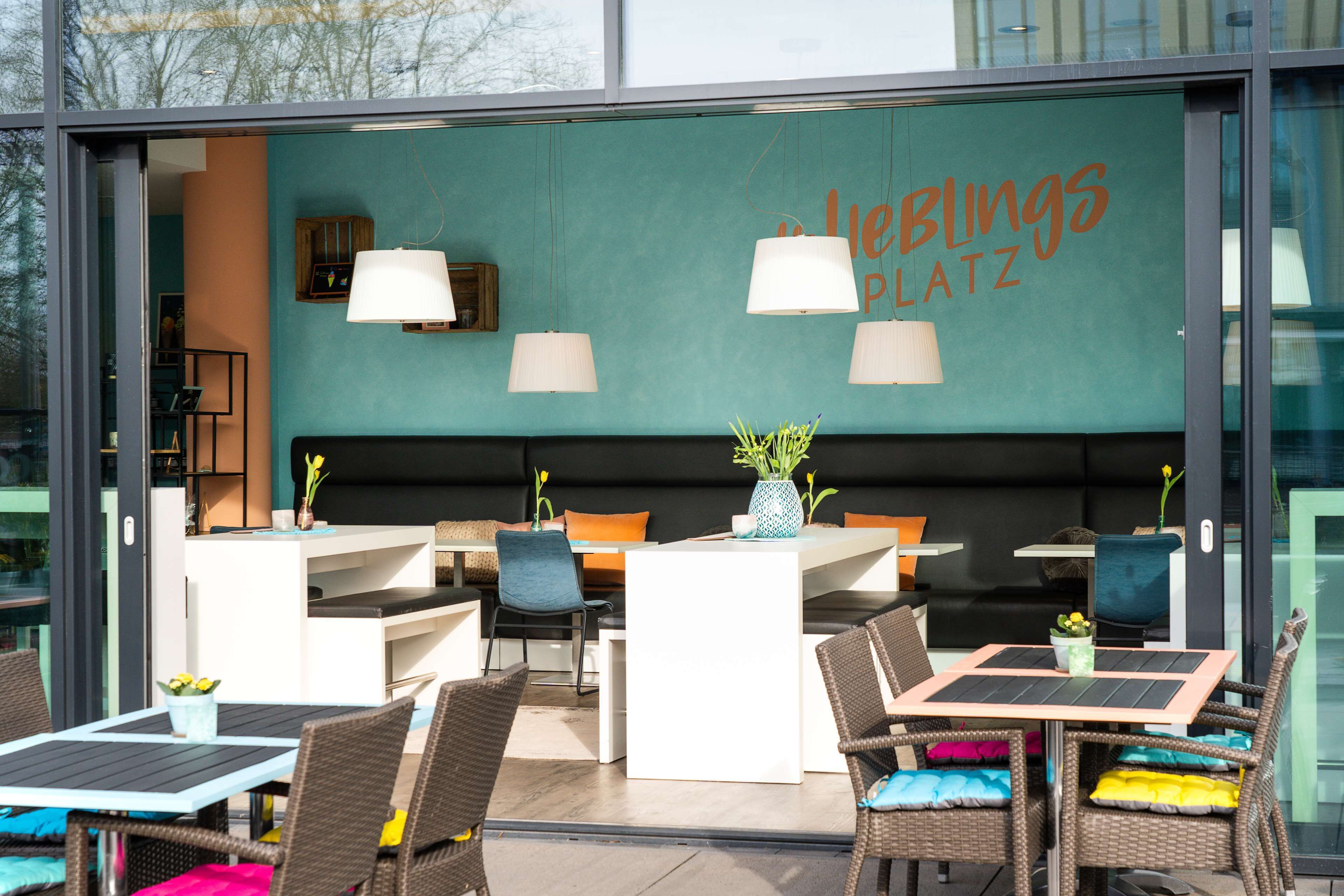 breakfast and dinner served, international cuisine