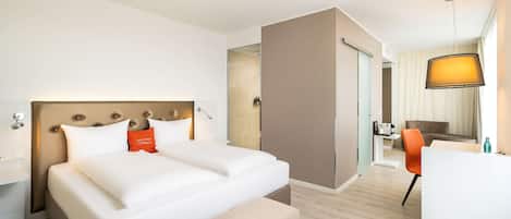 Suite | Minibar, in-room safe, desk, laptop workspace