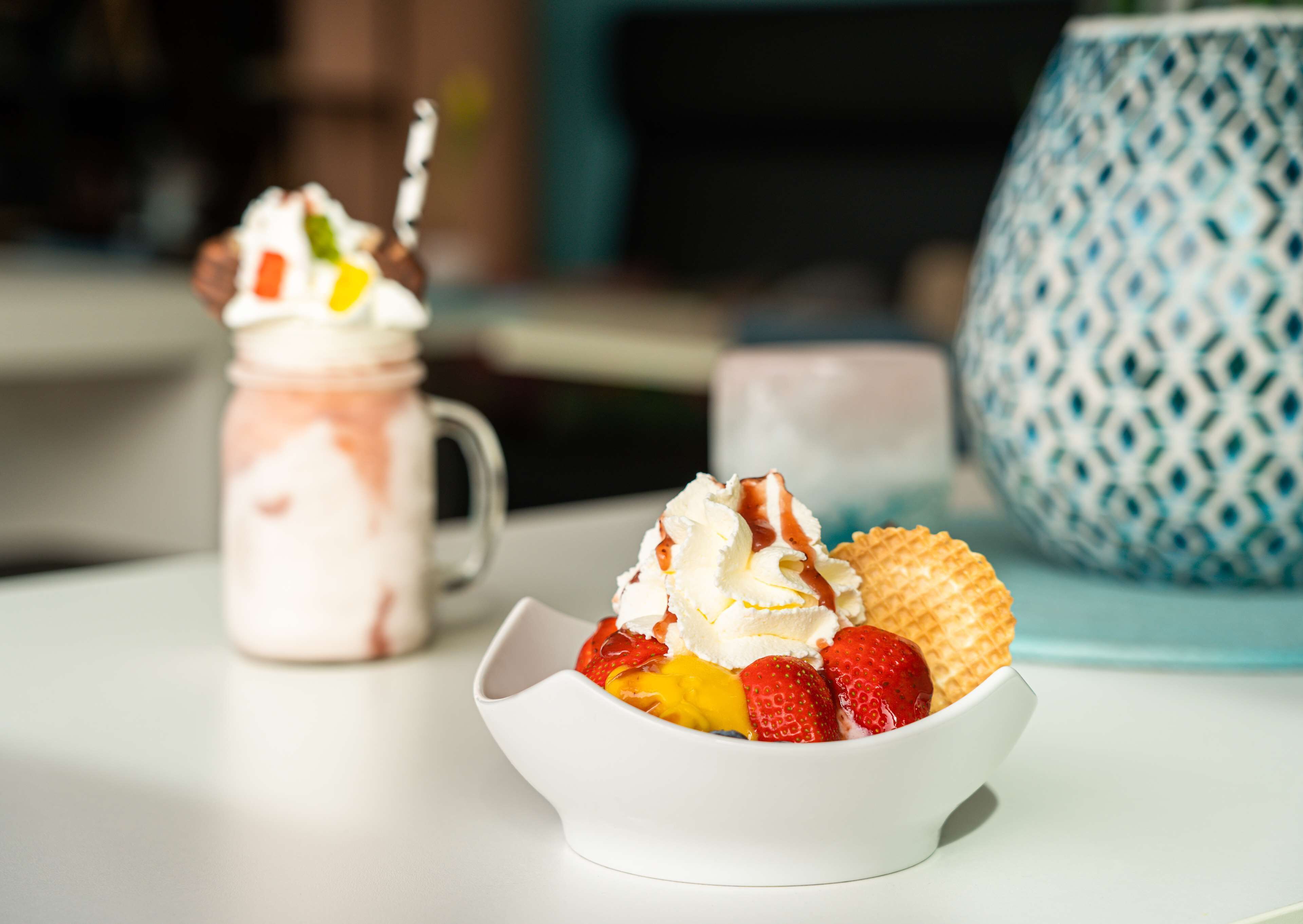 breakfast and dinner served, international cuisine