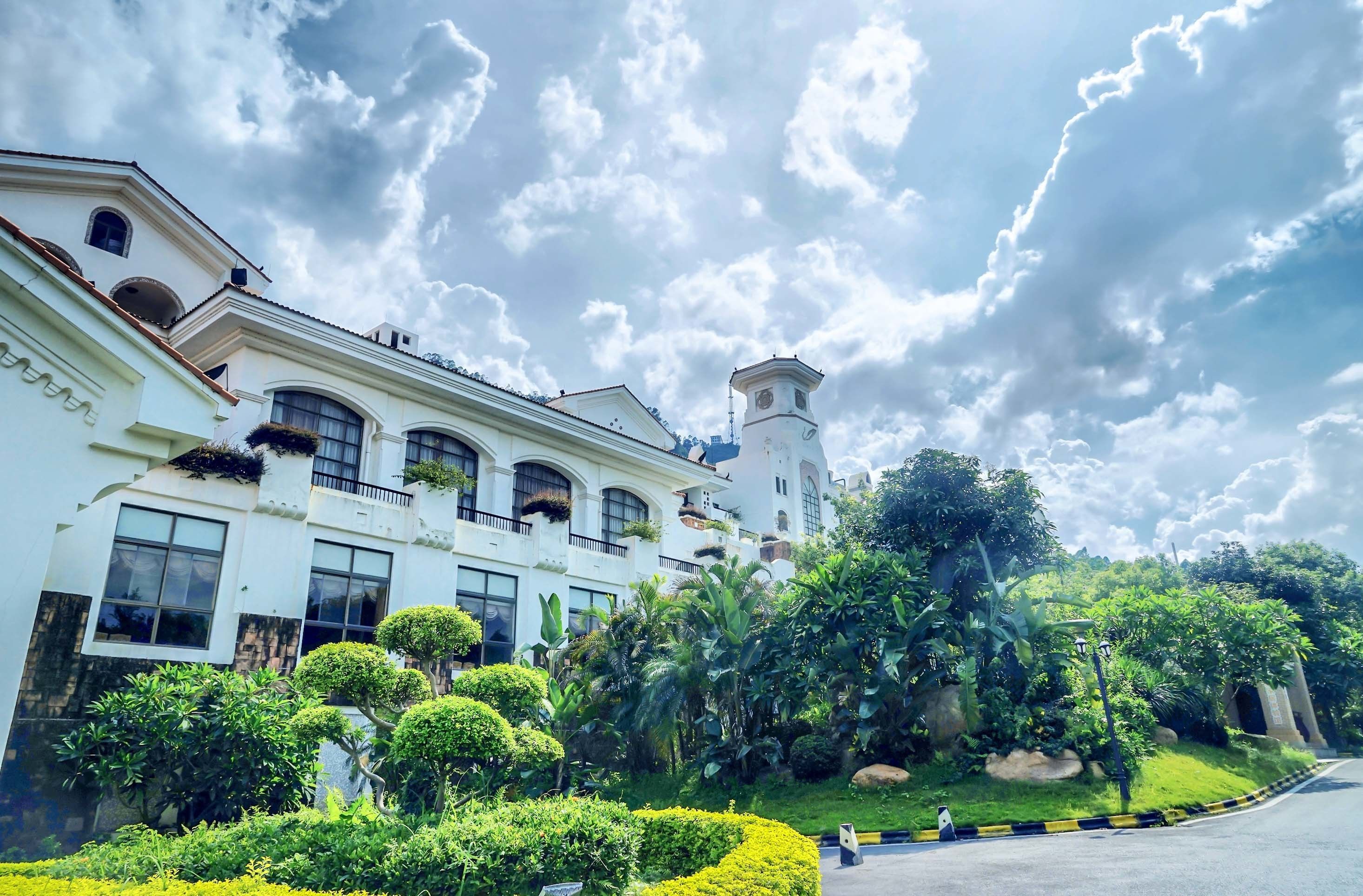 المنشأة من الخارج