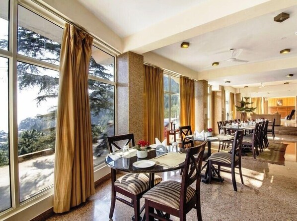 Breakfast, lunch and dinner served