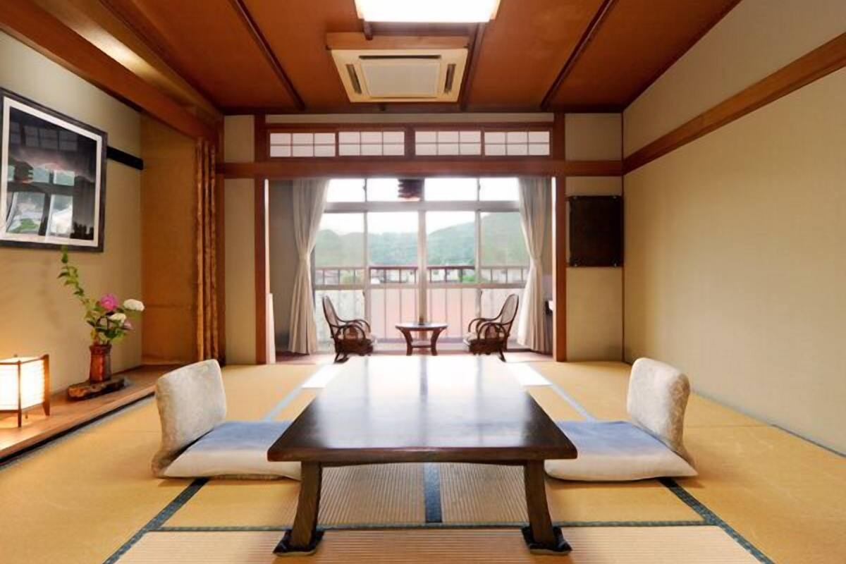 傳統客房, 吸煙房, 私人浴室 (Japanese-Style) | 起居區 | 平面電視
