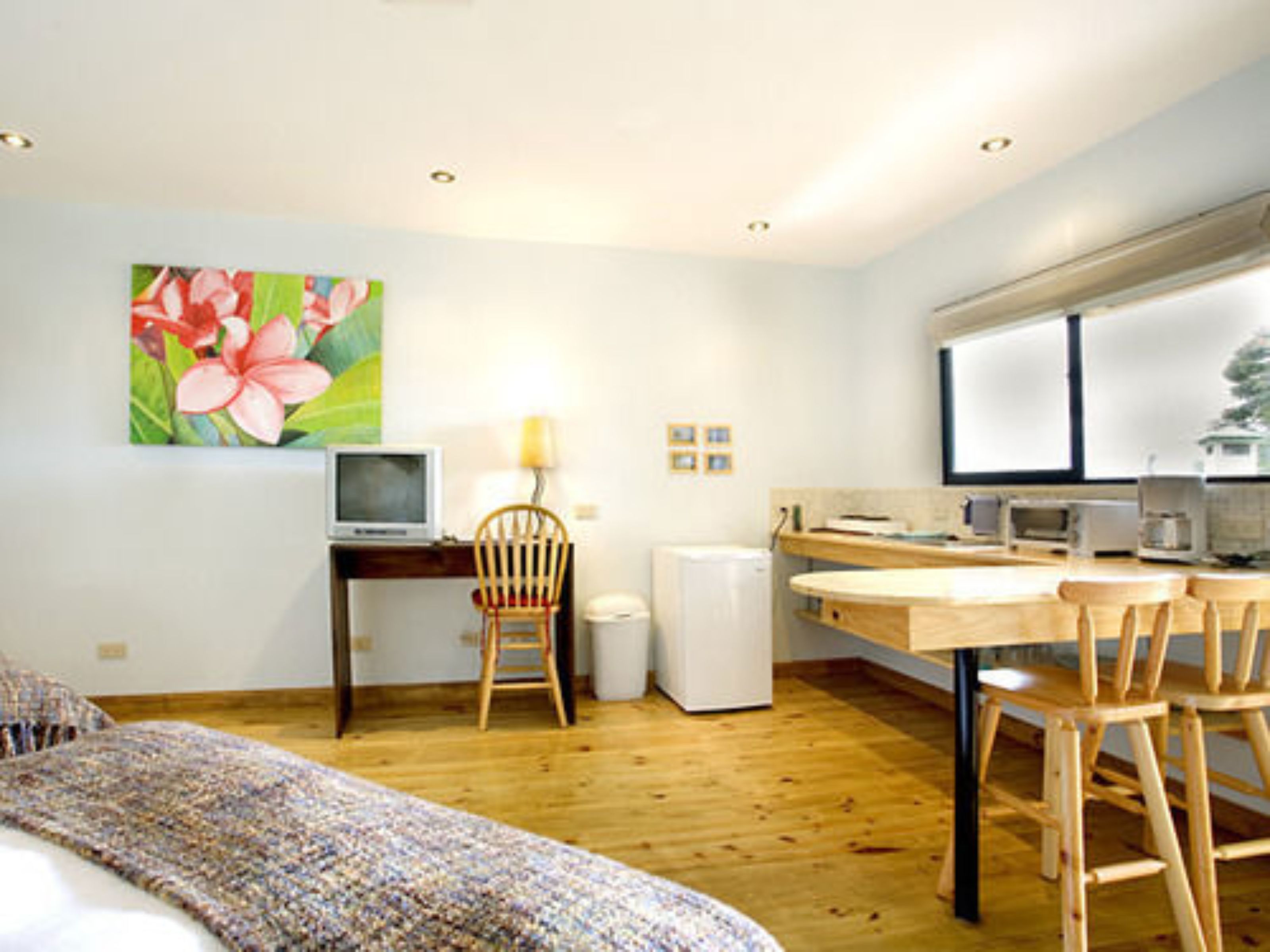 minibar, in-room safe, individually decorated, individually furnished