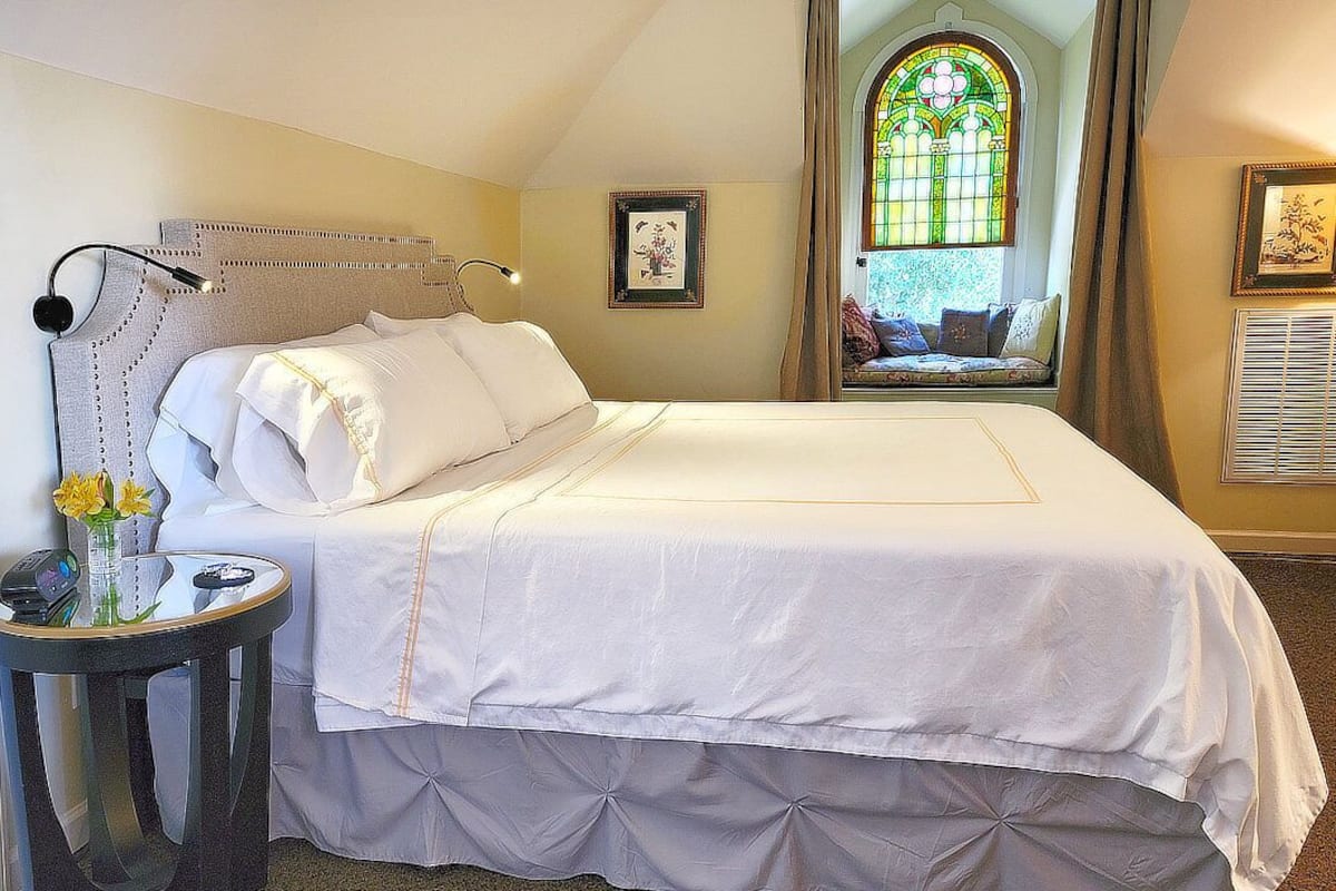 Premium-Suite, 1 King-Bett, Küche (Turner Loft, 3rd Floor Walk-up) | Bettwäsche aus ägyptischer Baumwolle, hochwertige Bettwaren