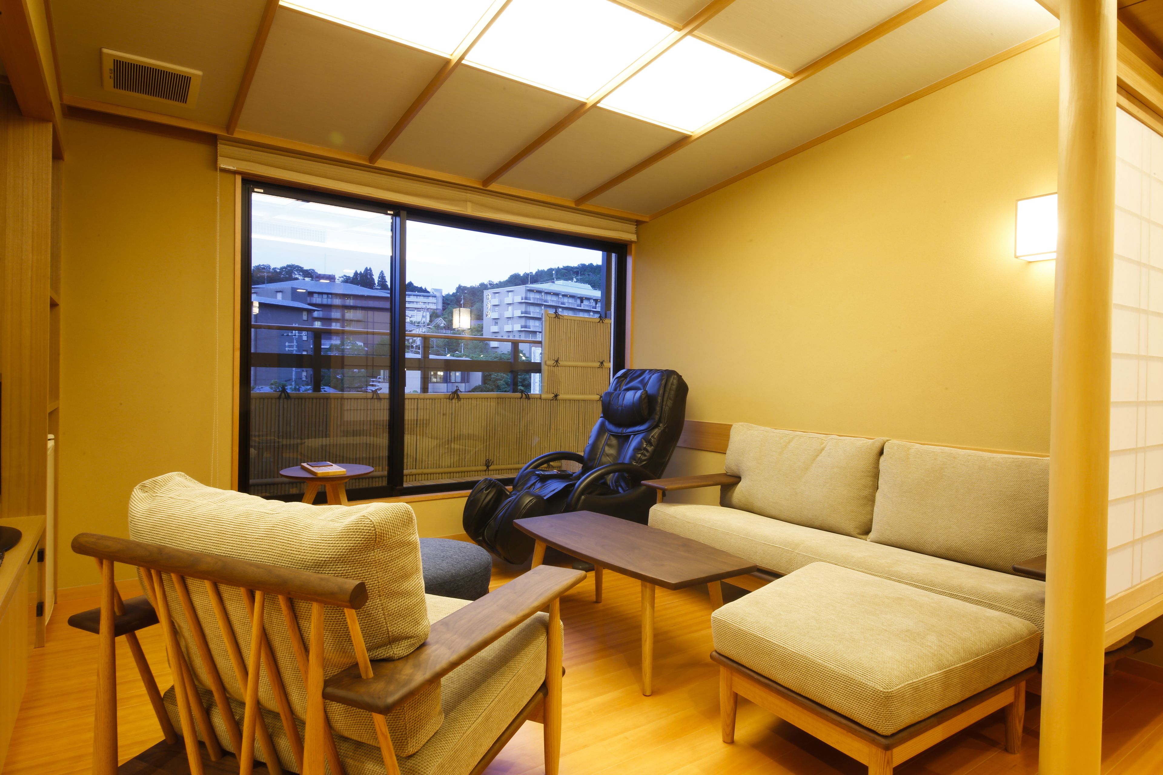 트래디셔널 스위트, 금연 (High Class Open-air bath, Futon&Bed) | 미니바, 객실 내 금고, 각각 다른 스타일의 인테리어, 각각 다르게 가구 비치