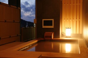 Traditional deluxe, Non Smoking (with High Class Open-air bath) | Bathroom | Combined shower/tub, designer toiletries, hair dryer, slippers - Arima Hot spring Ryokan Hanamusubi (Kobe)