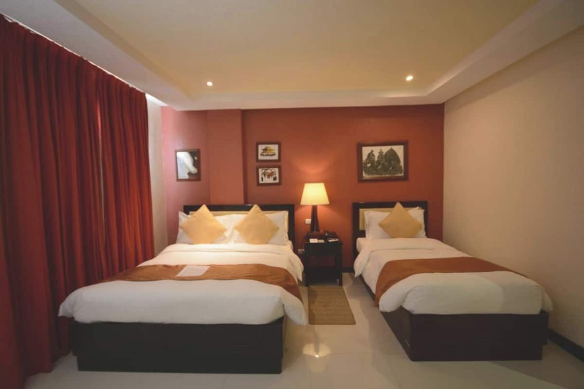 Minibar, in-room safe, soundproofing, rollaway beds (surcharge)