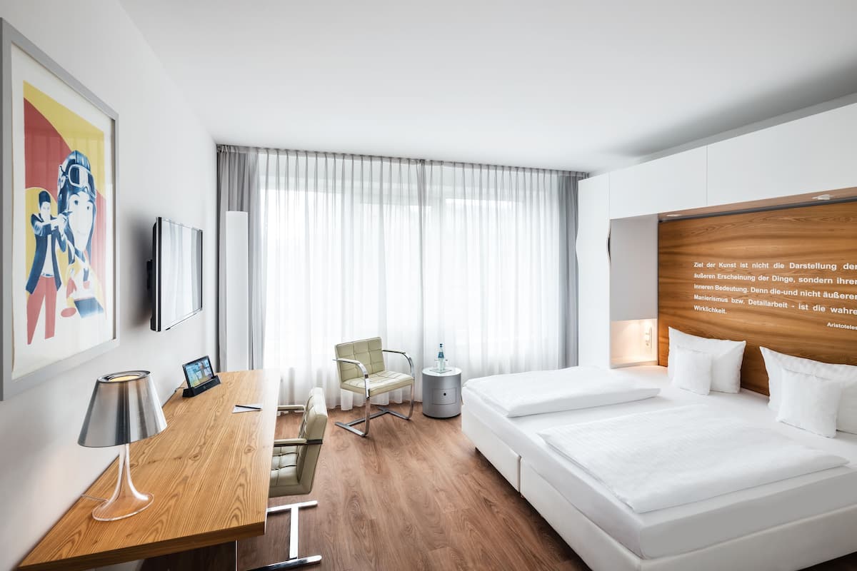 Camera Standard | Biancheria da letto ipoallergenica, una cassaforte in camera