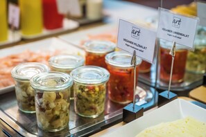 매일 뷔페 아침 식사 유료