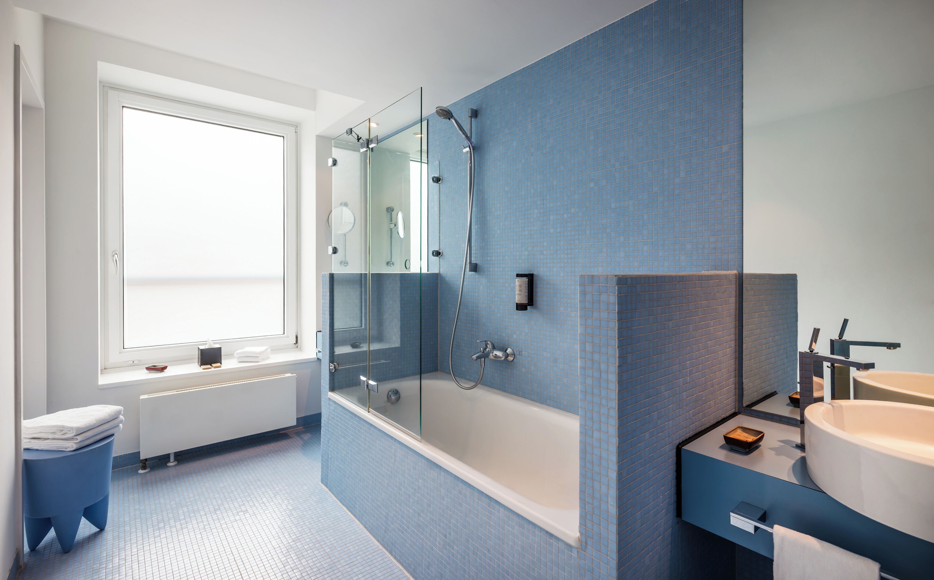 family room | bathroom | rainfall showerhead, free toiletries, hair dryer, towels