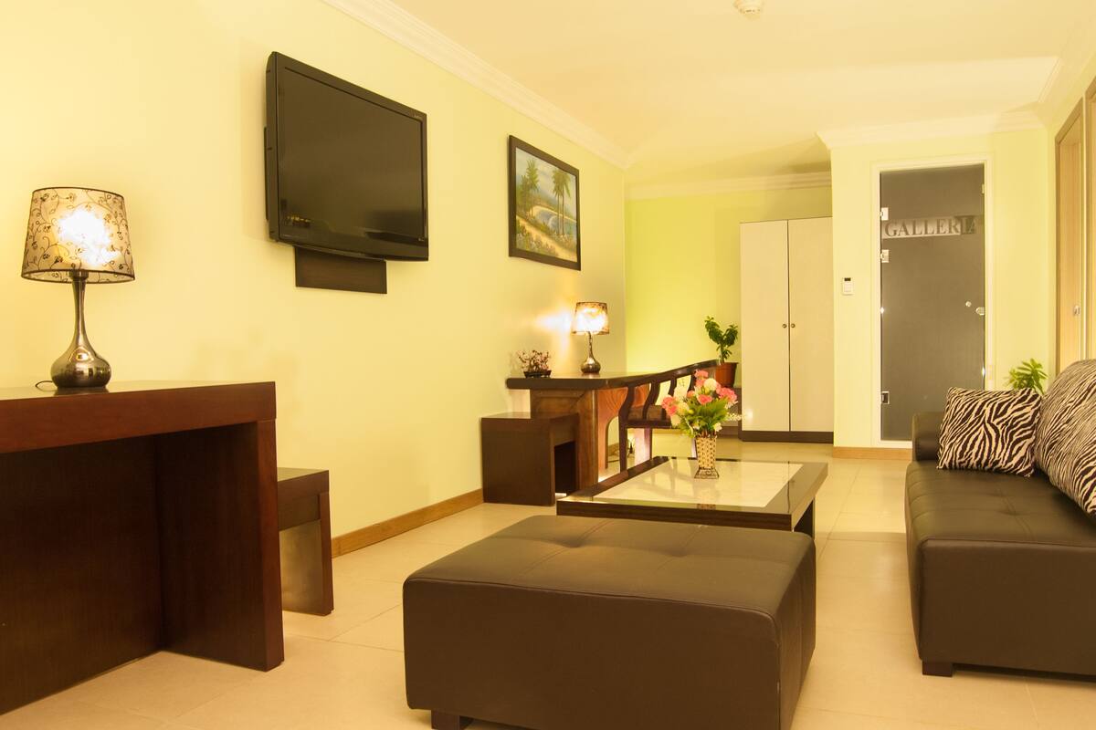 46-inch plasma TV with cable channels, TV