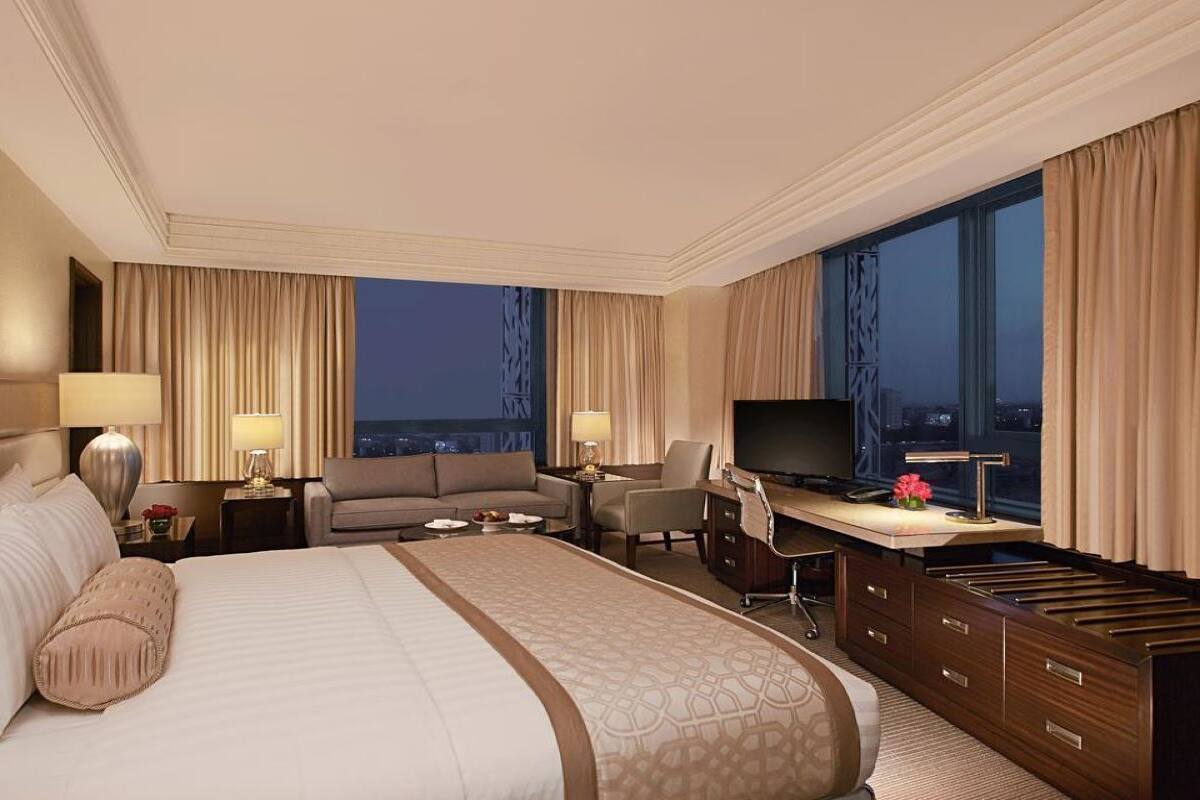 Premium bedding, minibar, in-room safe, desk