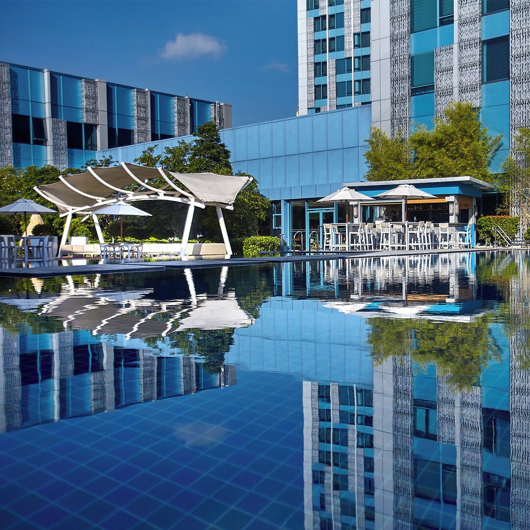 outdoor pool, pool loungers