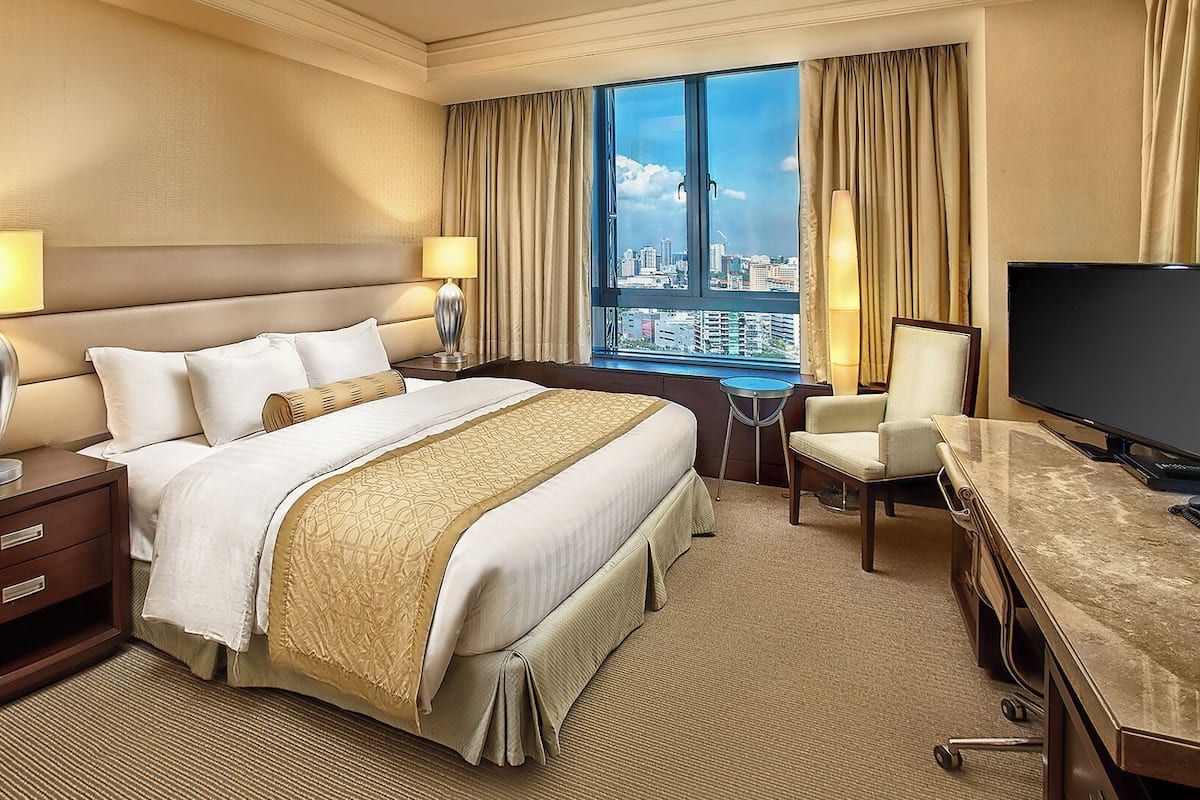 Premium bedding, minibar, in-room safe, desk