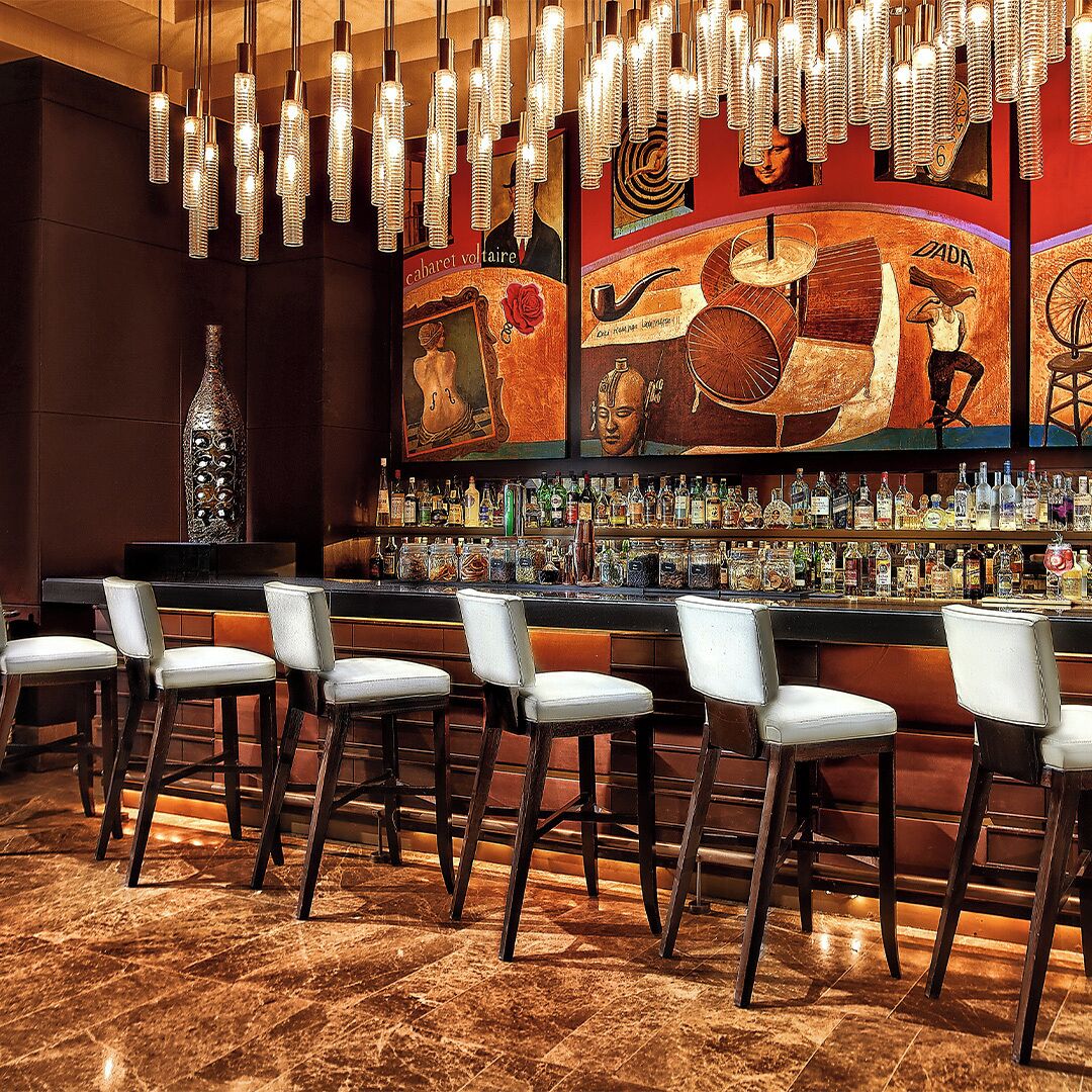 lunch and dinner served, international cuisine