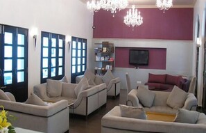 로비 좌석 공간