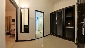 Phòng Suite | Két bảo mật tại phòng, bàn, màn/rèm cản sáng, phòng cách âm