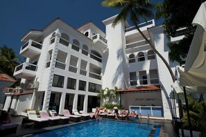 Outdoor pool - Silver Sands Hide Away (Candolim)