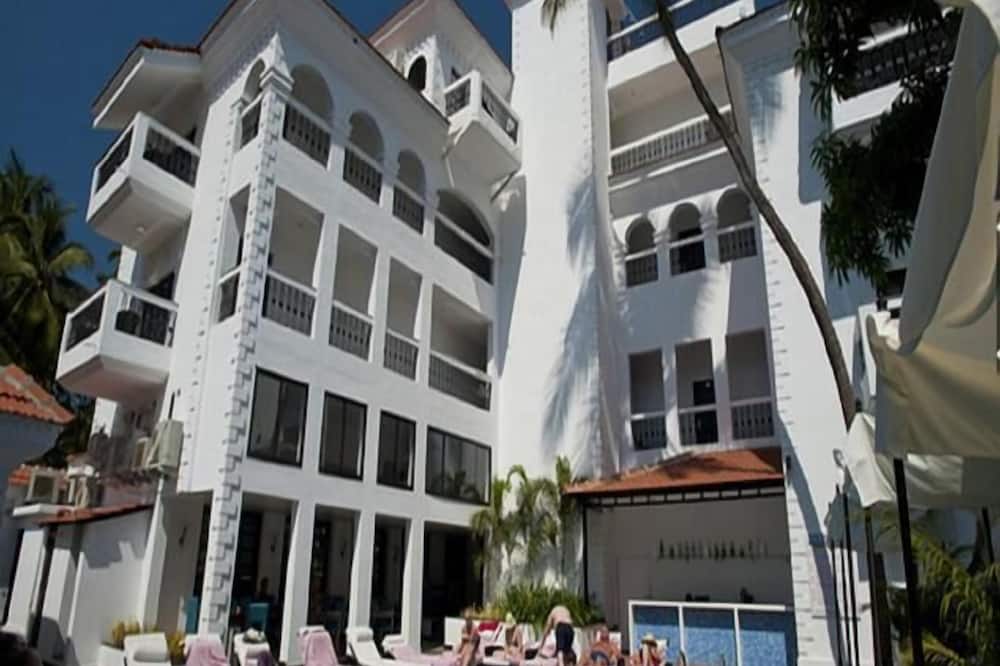 Silver Sands Hide Away