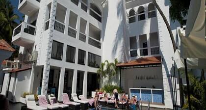 Silver Sands Hide Away