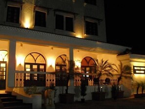 Mặt tiền nơi lưu trú