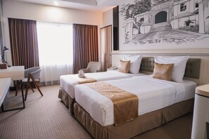 Desk, free WiFi, bed sheets, wheelchair access - Abadi Hotel Malioboro Jogja (Yogyakarta)