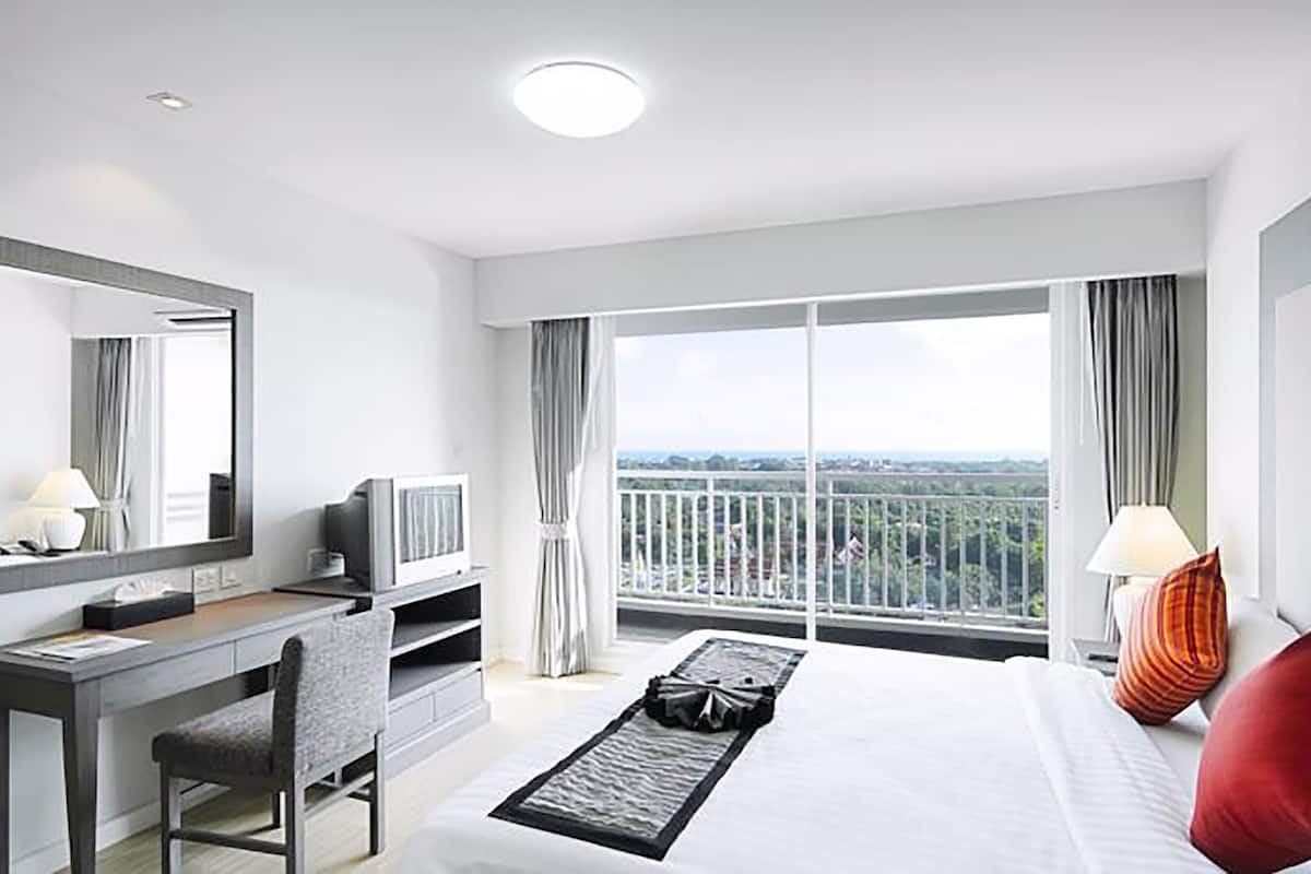 studio suite | in-room safe, rollaway beds, free wifi, bed sheets