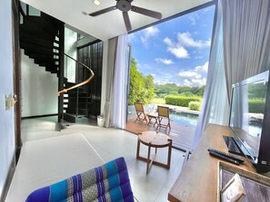 Loft Suite | リビング エリア | 42 インチのLED テレビ (デジタル放送視聴可)、テレビ