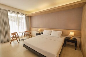 Premiere Deluxe - 1 King Bed | Terrace/patio - The Tides Hotel Boracay (Boracay Island)