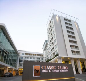 Porch - Classic Kameo Hotel & Serviced Apartments, Ayutthaya (Ayutthaya)