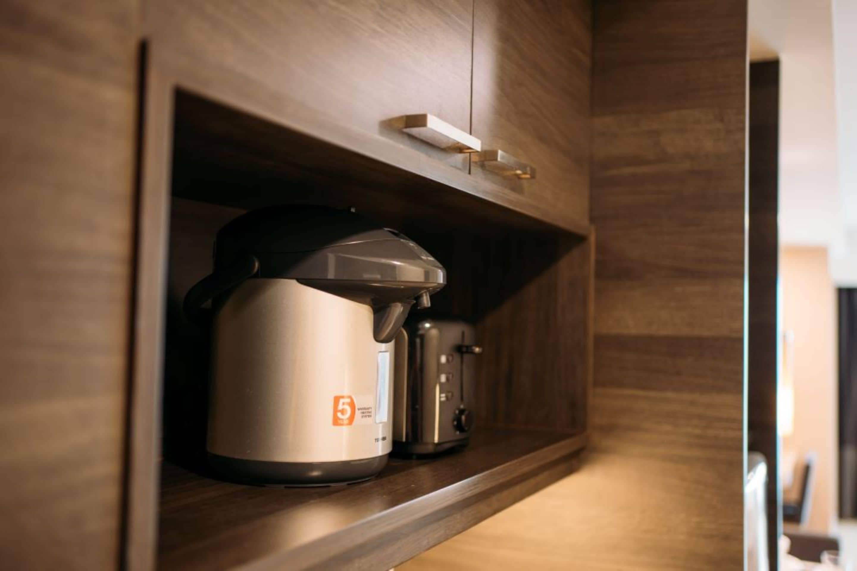 studio suite | private kitchen | full-sized fridge, microwave, coffee/tea maker, electric kettle