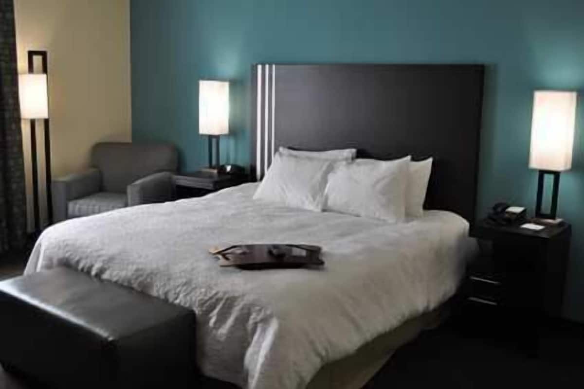 In-room safe, desk, iron/ironing board, cribs/infant beds