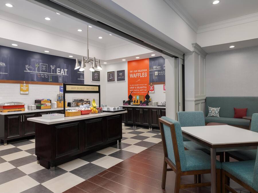 Colazione a buffet inclusa, servita tutte le mattine