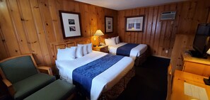 Superior Room, Multiple Beds | Living area - The Lake Motel (Lake George)
