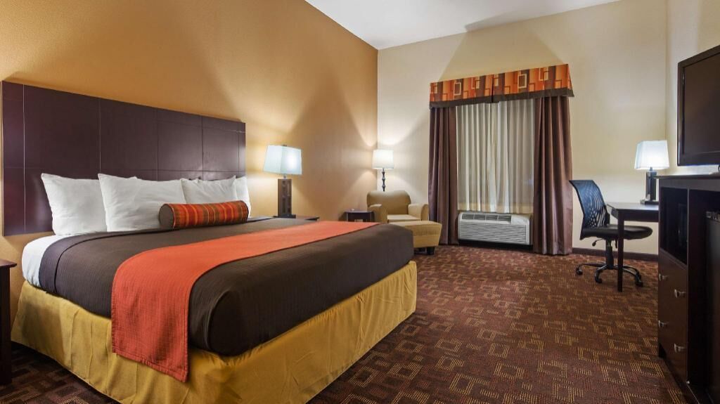 In-room safe, desk, iron/ironing board, free WiFi