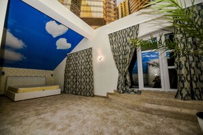 Premium Apartment, 2 Bedrooms | Rollaway beds, free wired internet - Mesogios Hotel (Chisinau)