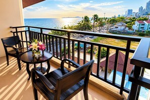 Minibar, in-room safe, desk, free WiFi - Royal Thai Pavilion Jomtien Boutique Resort (Pattaya)