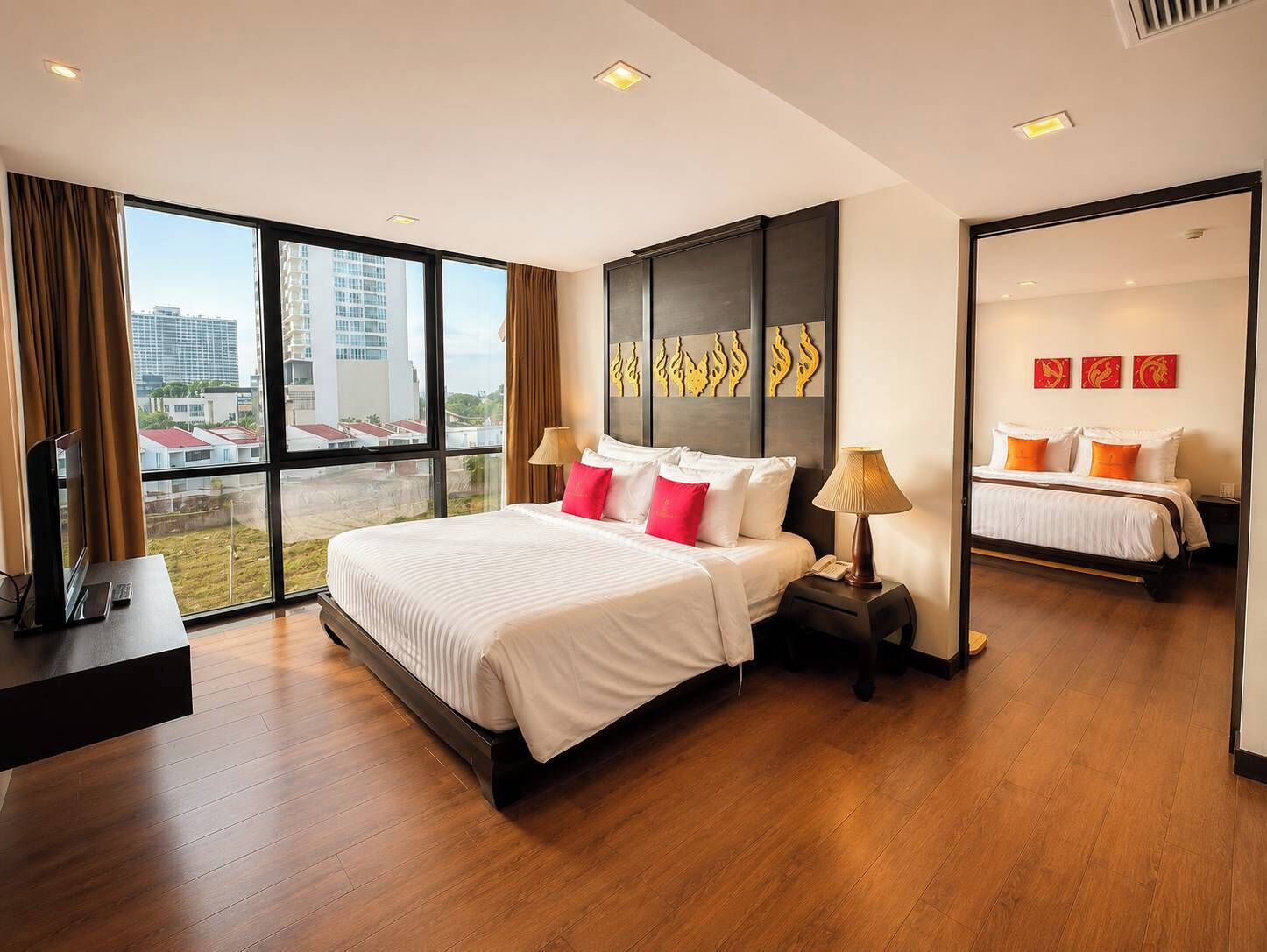 Family 2 Beds Suite Whirlpool Bathtub | Minibar, in-room safe, desk, free WiFi