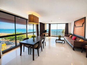 Royal Suite, Jetted Tub, Beachfront | Bathroom | Free toiletries, hair dryer, bathrobes, towels - Royal Thai Pavilion Jomtien Boutique Resort (Pattaya)